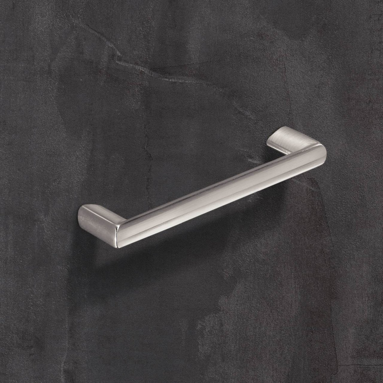 Poignée Chalcis, entraxe de perçages 128, L 147 mm, B 11 mm, H 31 mm, aspect inox brossé