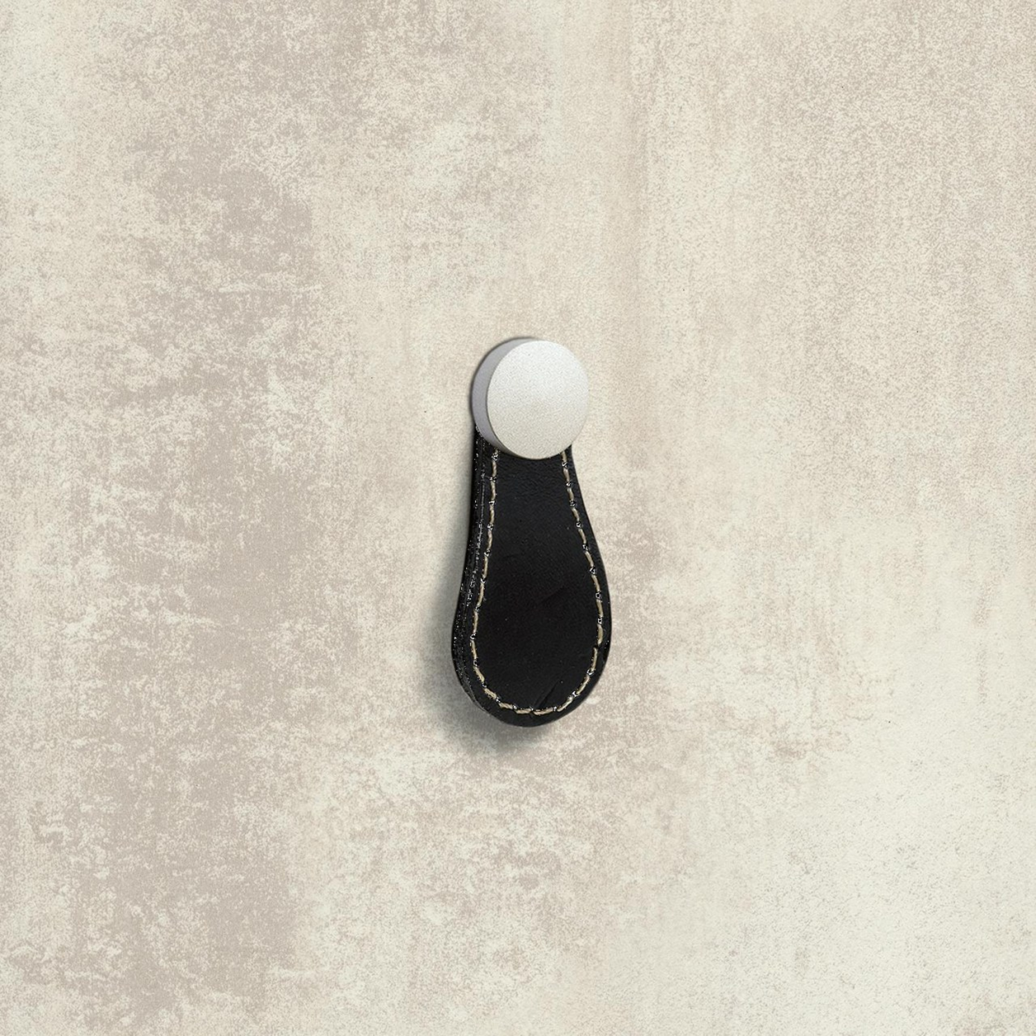 Bouton Galati, L 27 mm, H 57 mm, cuir noir