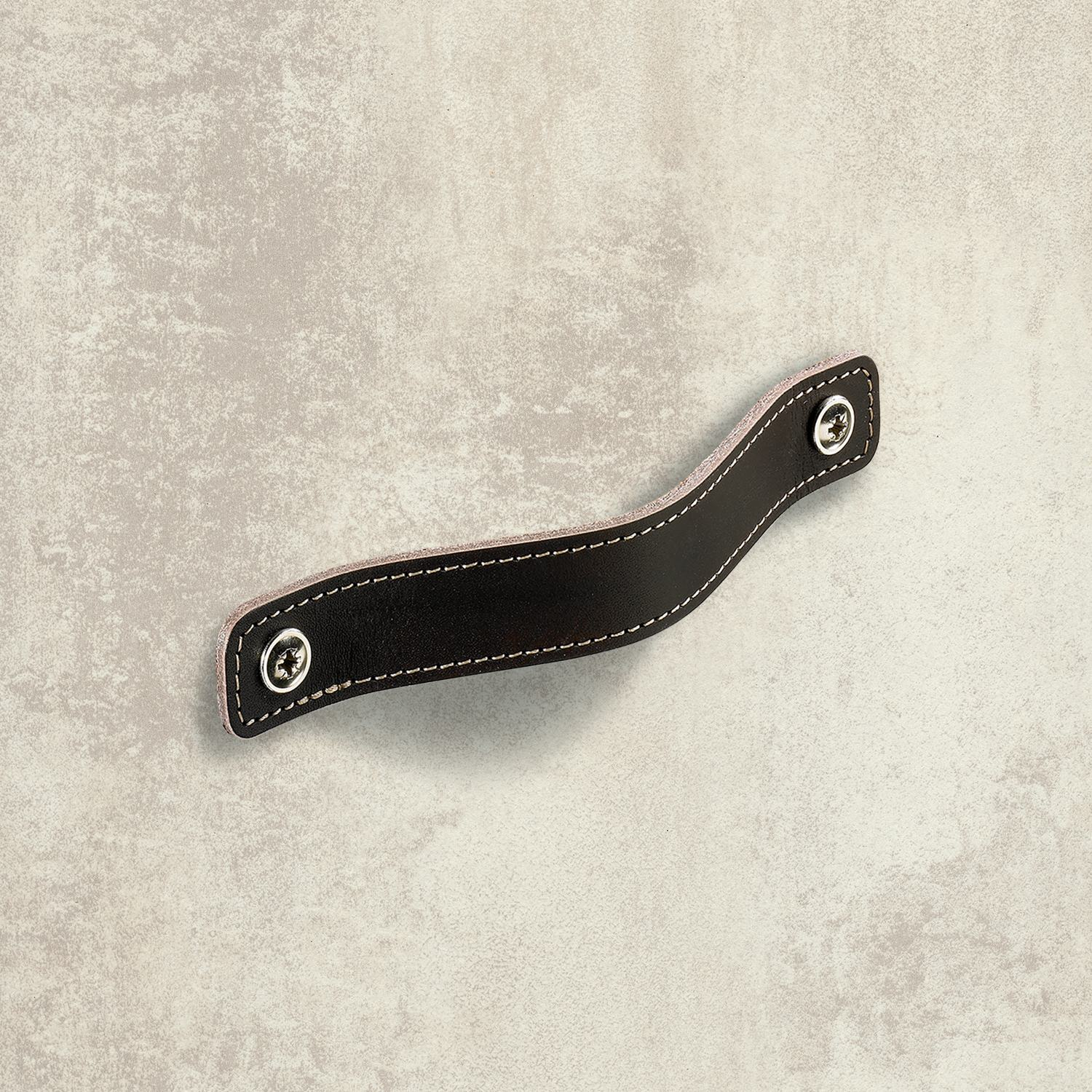 Poignée Nica, entraxe de perçages 96, L 123 mm, B 25 mm, H 3 mm, cuir brun foncé