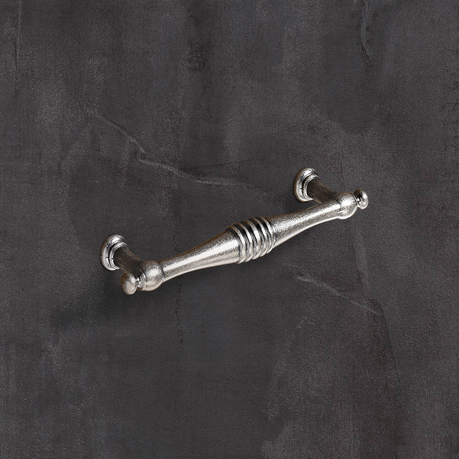 Poignée Osimo, entraxe de perçages 96, L 120 mm, H 22 mm, ø 13 mm, aspect étain antique