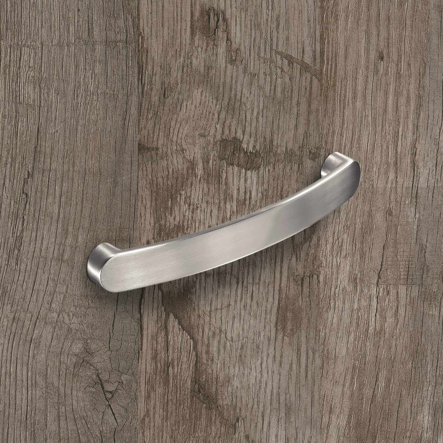 Poignée Salona, entraxe de perçages 160, L 180 mm, B 19 mm, H 27 mm, aspect inox brossé