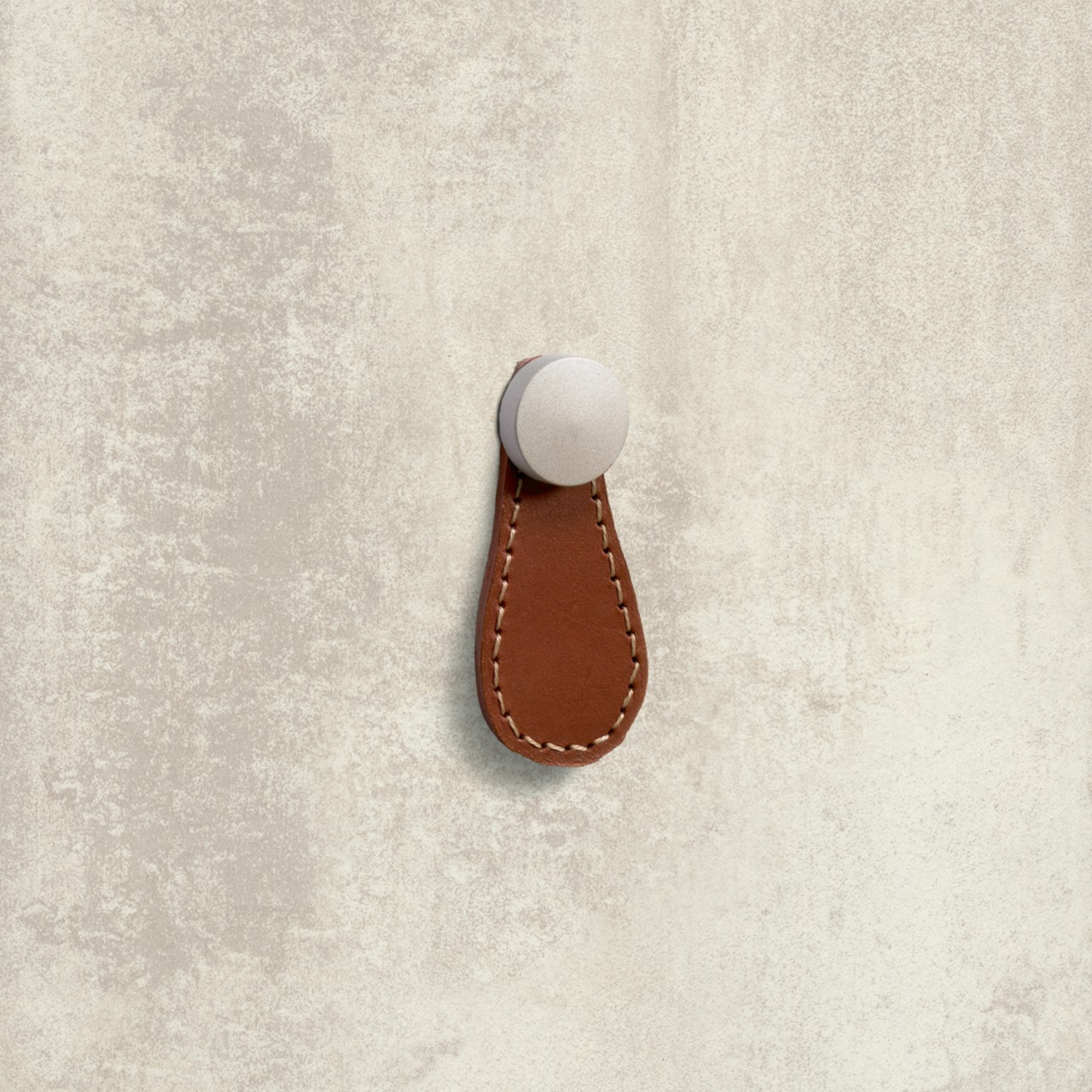 Bouton Galati, L 27 mm, B 3 mm, H 57 mm, cuir brun clair