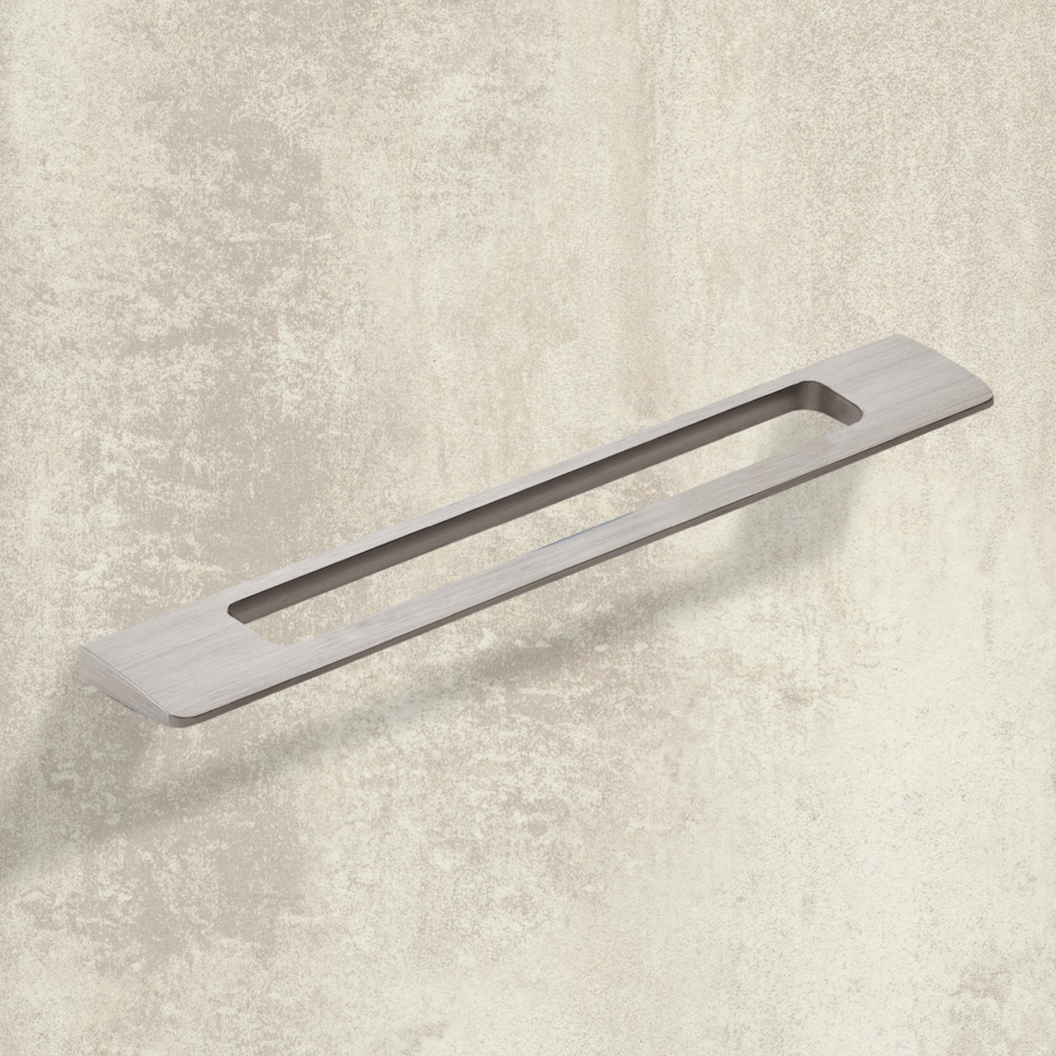 Poignée Nubia, entraxe de perçages 256, L 373 mm, B 8 mm, H 35 mm, aspect inox brossé