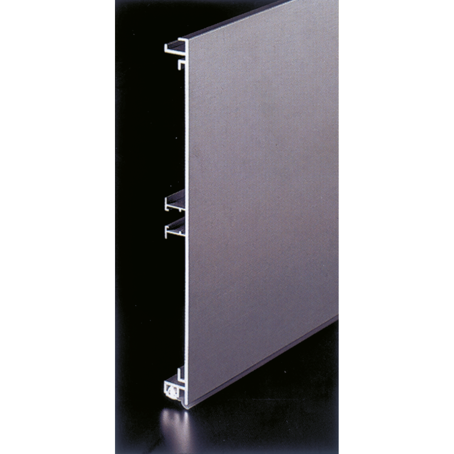 Plinthe 4070 alu h.150mm l.4100mm  