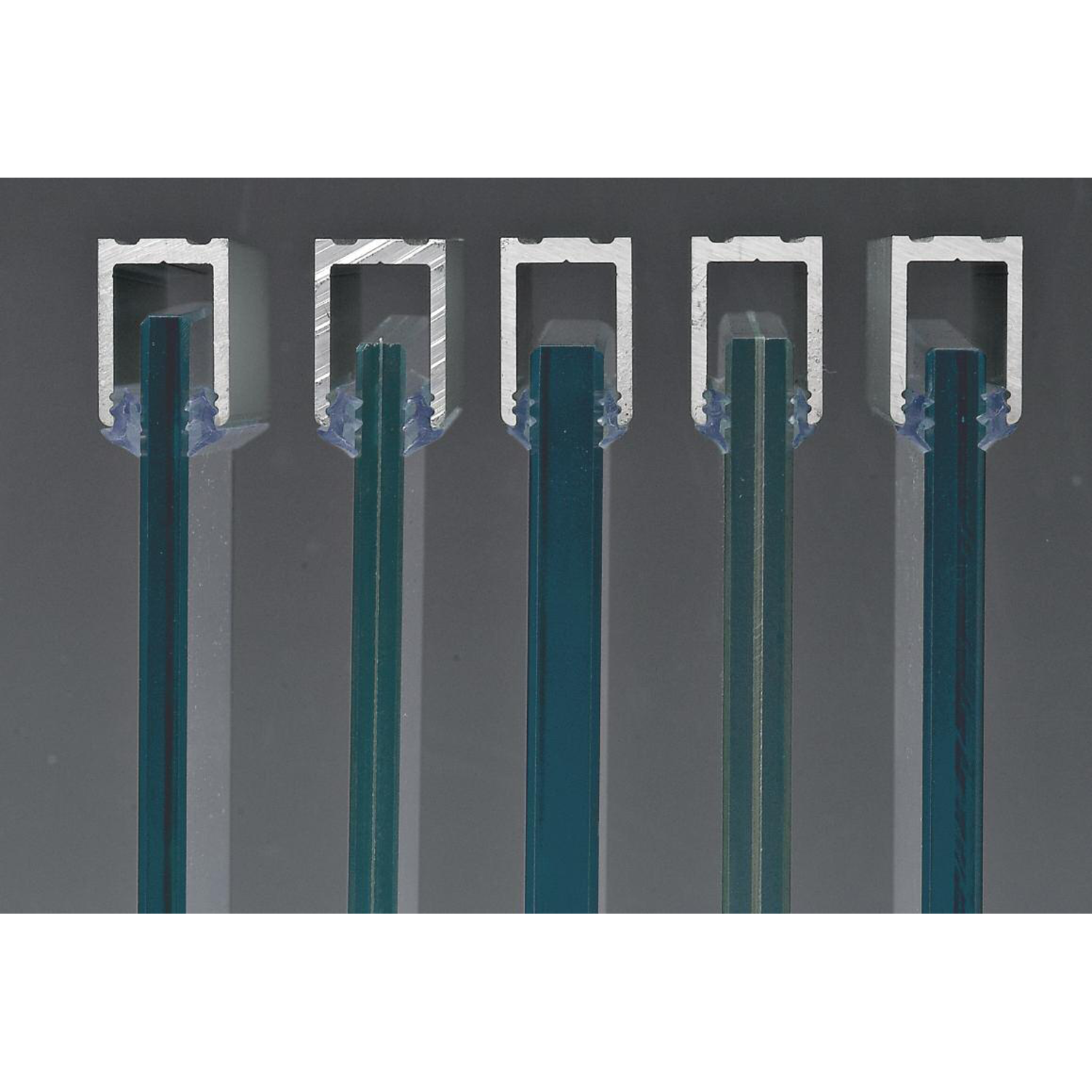 Profil en « U » PROFIX, pour verres 8/13.5, B21 H30 L3000, aluminium brillant
