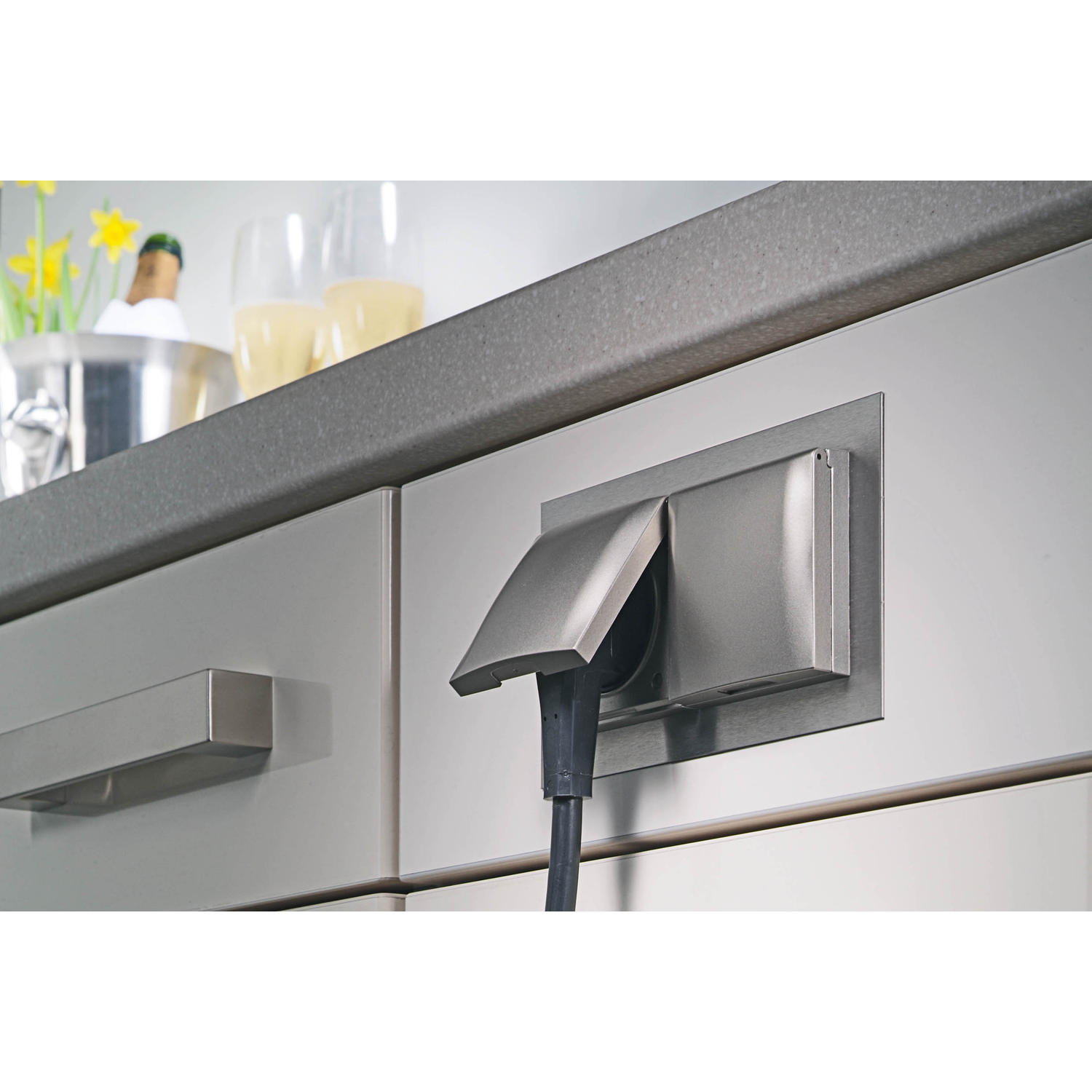 Inbouwstopcontact klappo rvs b-f