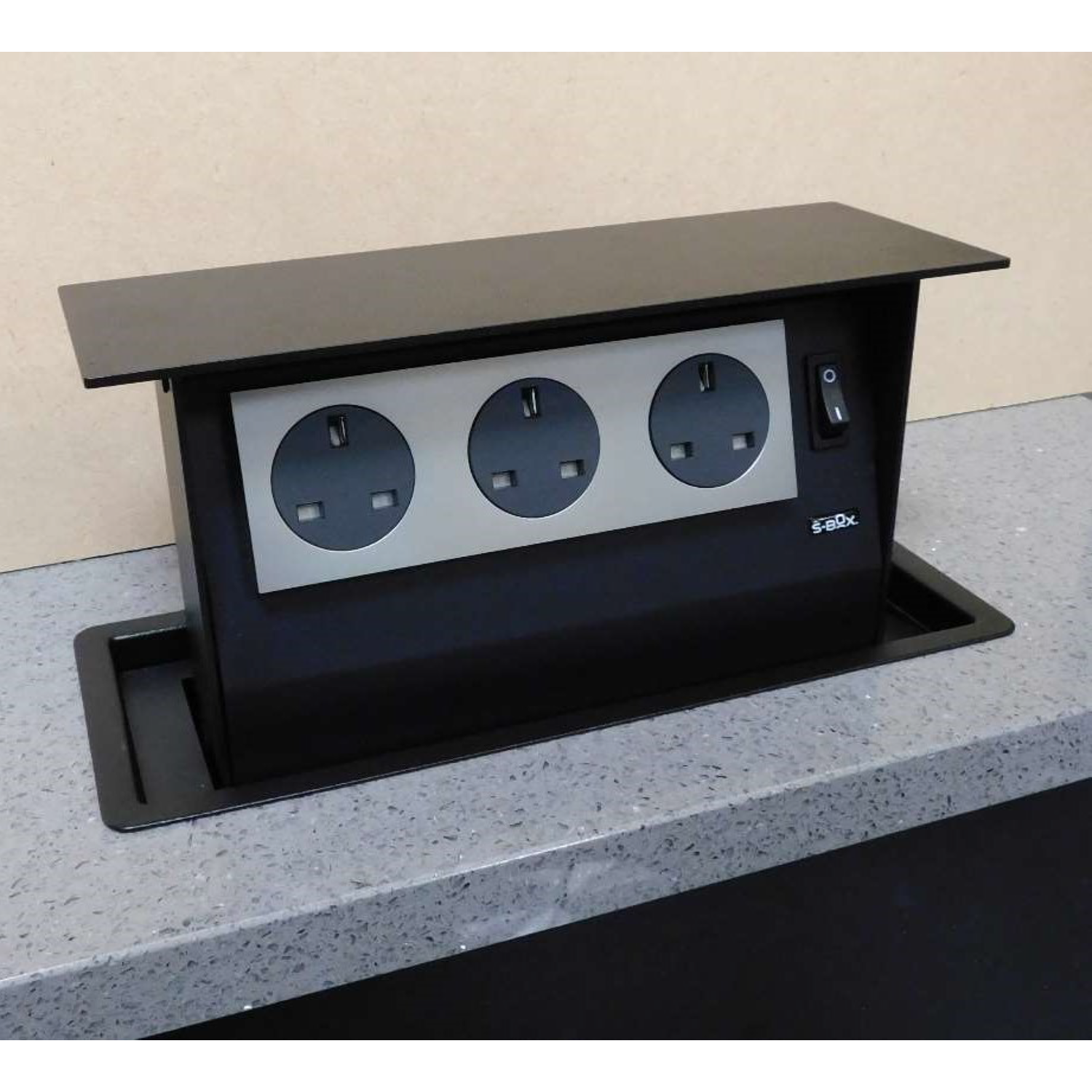 S-box noir nl-d-l (3 prises)  