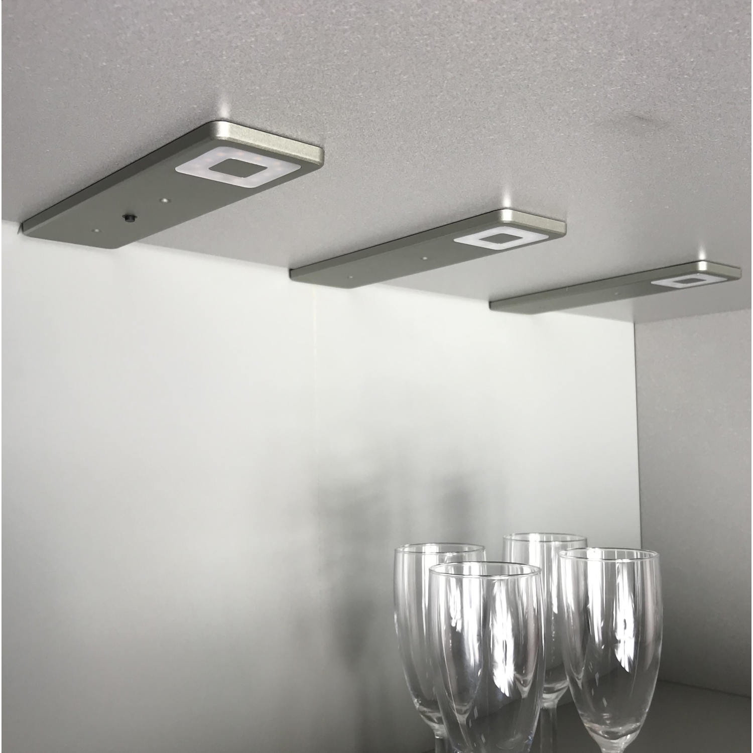 Set 2 led roeled 3W 3000K 12V RVS look-centrale schakelaar - konvertor