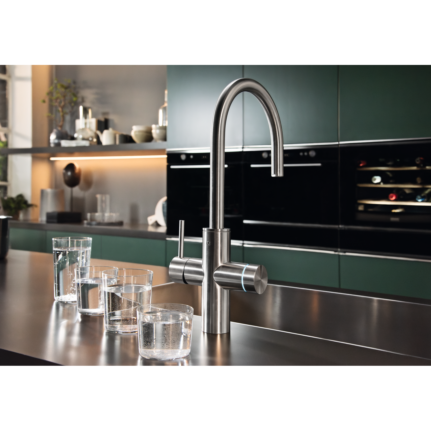 Mythos Water Hub 5 en 1 - Mitigeur à bec orientable / Levier sur le côté / Inox