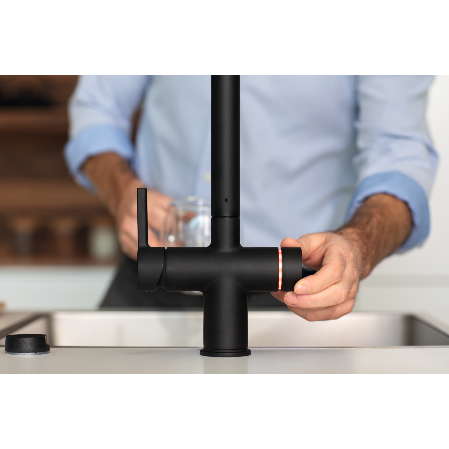 Maris Water Hub - Système 3 en 1 à bec orientable / Levier sur le côté / Noir mat / Bouilloire 4 litres