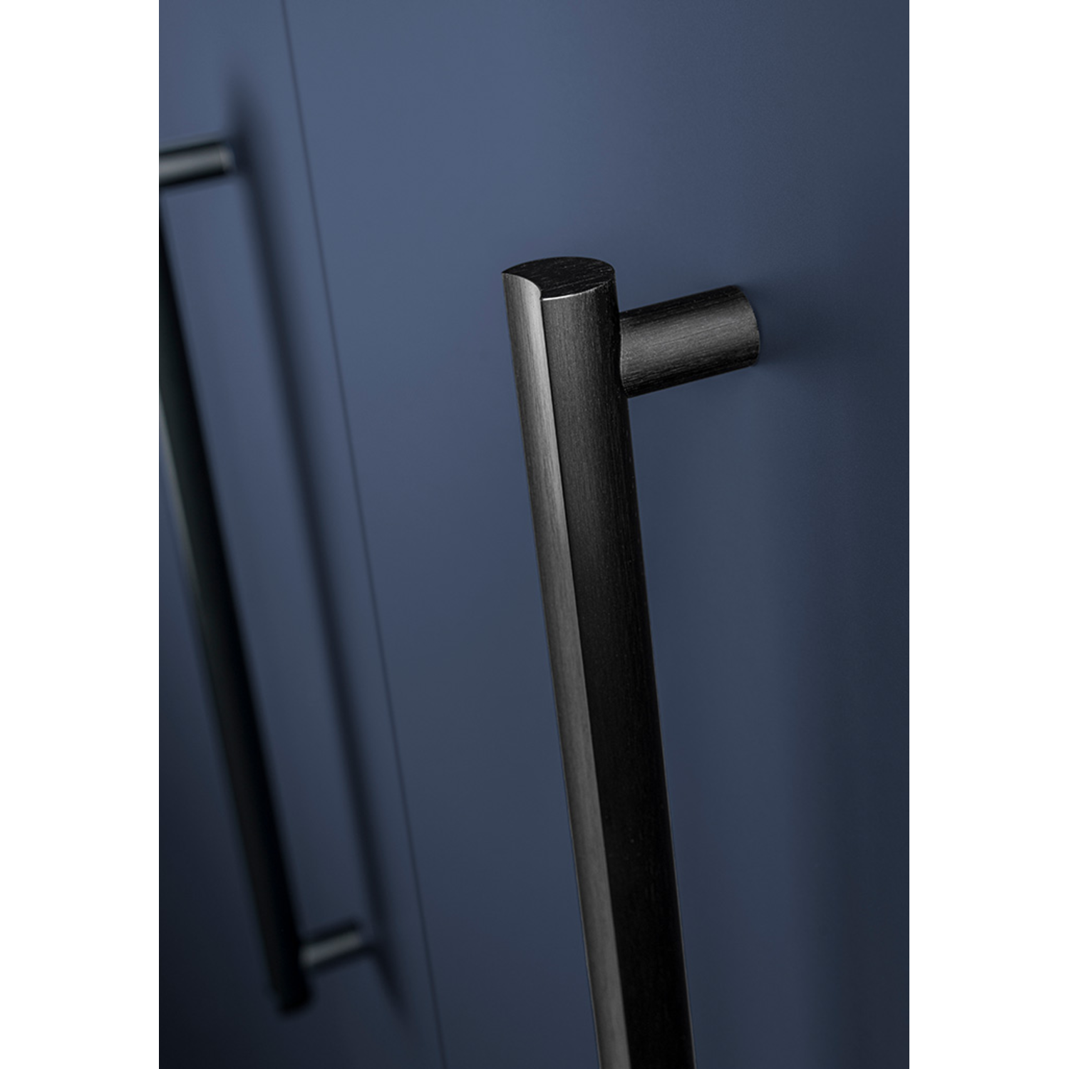 Greep MOON BIG BA1056-528 L1096 aluminium geborsteld messing cava