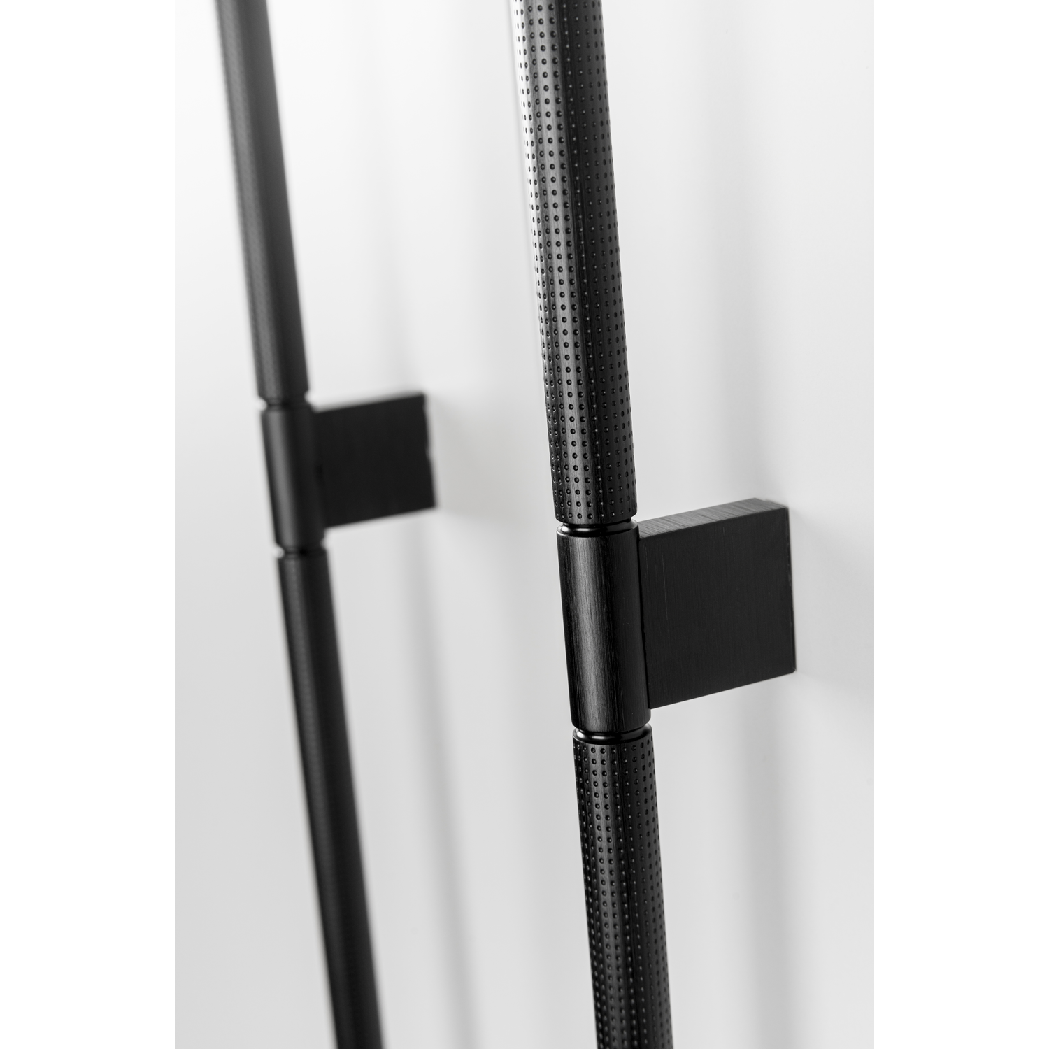 Greep POINT BA960-480 L996 aluminium geborsteld zwart