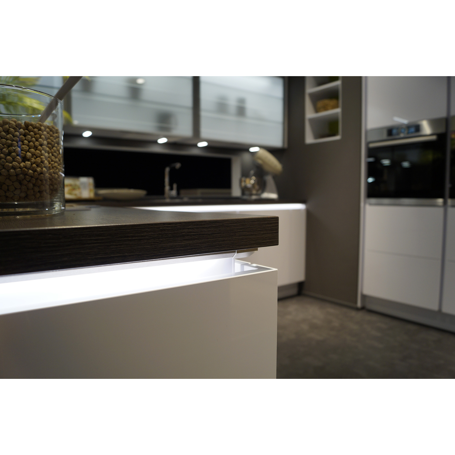 Led Emotion Nubio jeu de caches et angels 2 x caches d'extr. 1 x angle interrupteur 1 x angle ext.