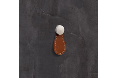 Bouton Galati, L 27 mm, B 3 mm, H 57 mm, cuir brun clair