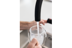 Maris Water Hub - Système 3 en 1 à bec orientable / Levier sur le côté / Noir mat / Bouilloire 4 litres