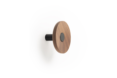 Porte-manteaux ZOOT Ø90 bois / aluminium mat noir / noyer
